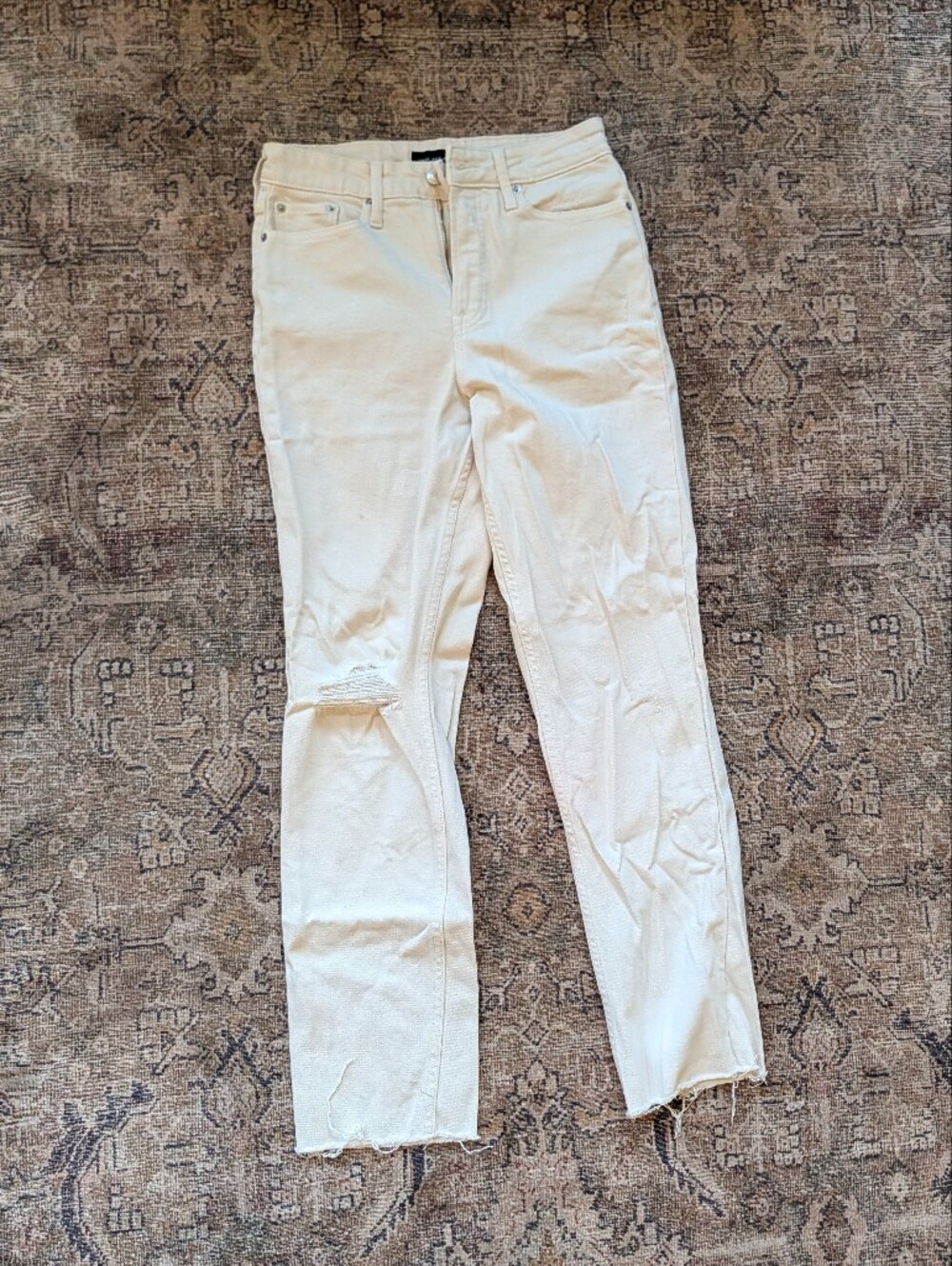 Women's Distressed Ecru Slim Fit Jeans